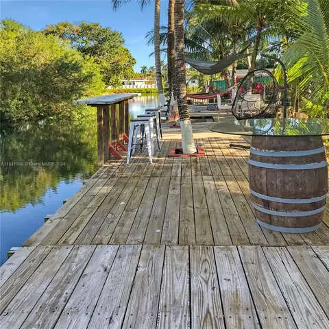 18161 SW 90th Ct, Palmetto Bay, FL 33157