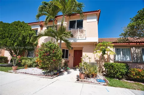 20871 NW 4th St, Pembroke Pines, FL 33029