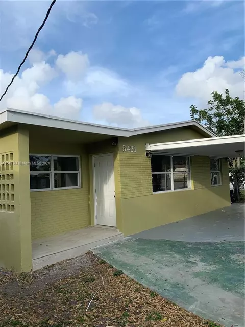 5421 SW 24th St, West Park, FL 33023