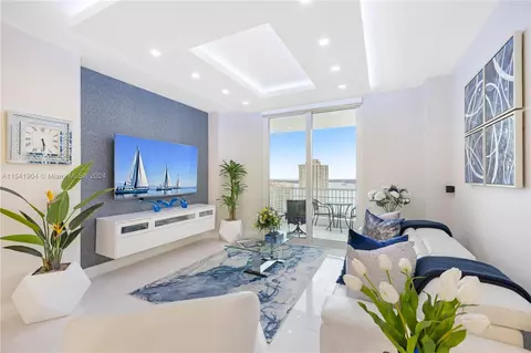 701 Brickell Key Blvd #LPH-11, Miami, FL 33131