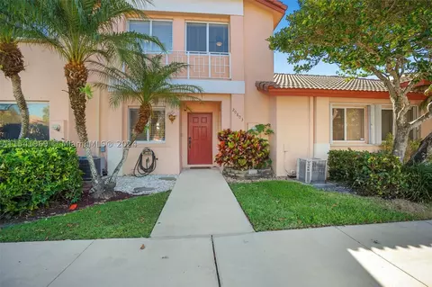 20803 NW 1st St, Pembroke Pines, FL 33029
