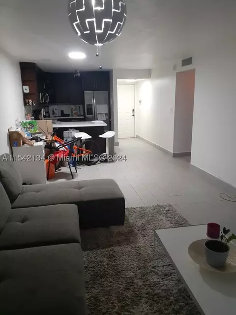 8005 Lake Dr #112, Doral, FL 33166