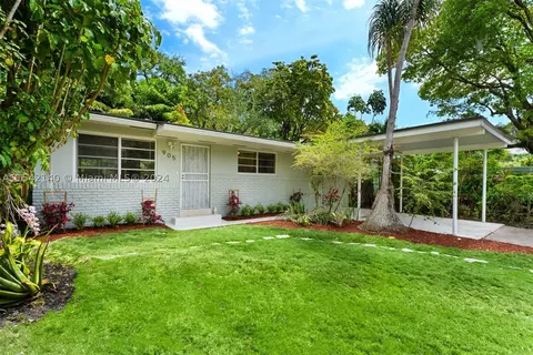 905 NW 10th Ave, Miami, FL 33136