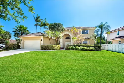 545 Stonemont Ln, Weston, FL 33326