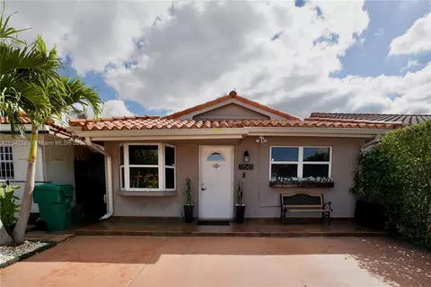 11561 NW 88th Ave, Hialeah Gardens, FL 33018