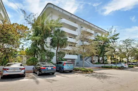 130 S Shore Dr #5C, Miami Beach, FL 33141