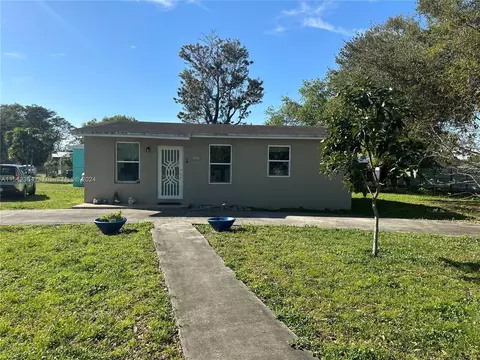 3001 NW 164th Ter, Miami Gardens, FL 33054
