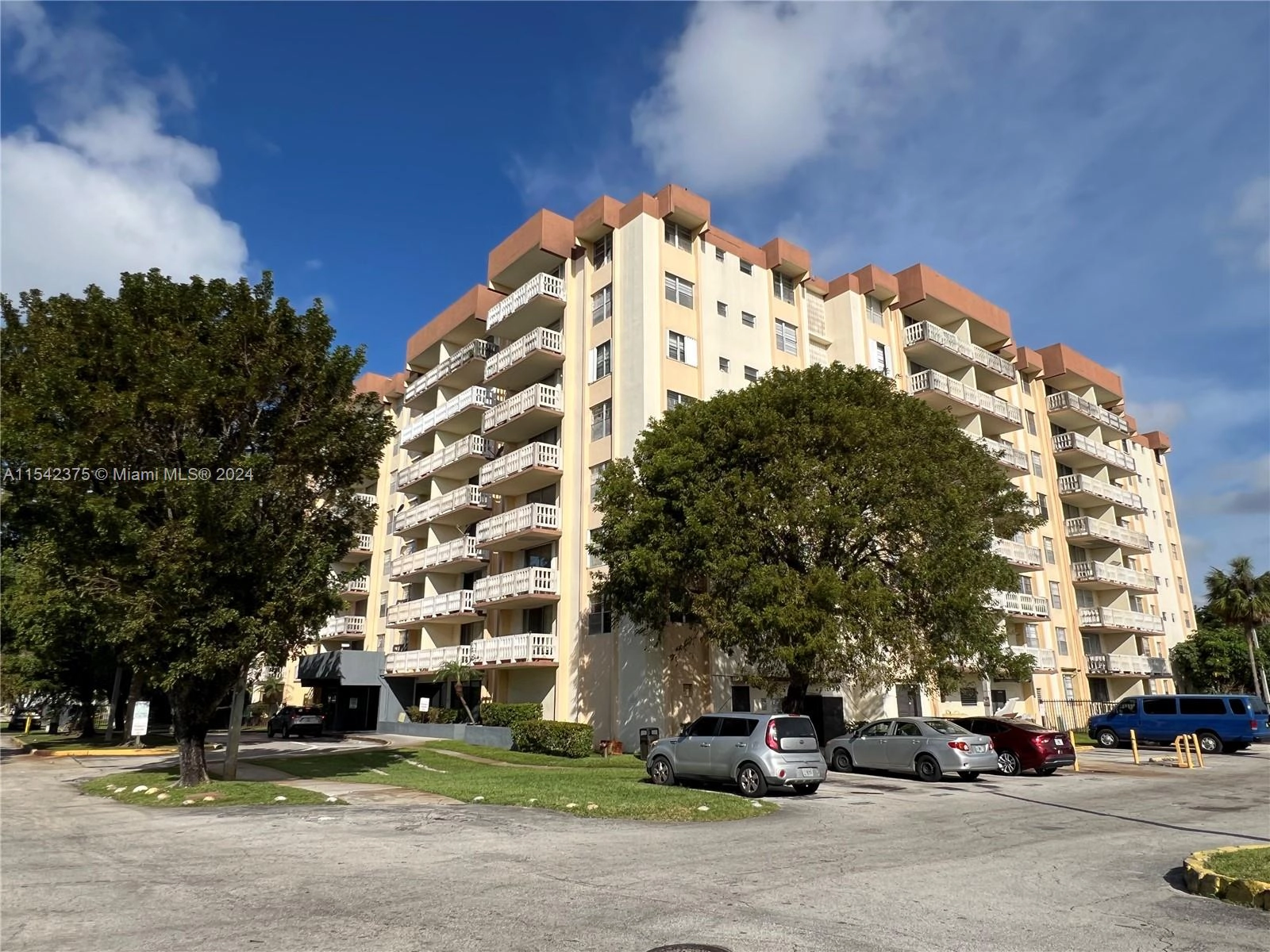 15600 NW 7th Ave Unit 806  