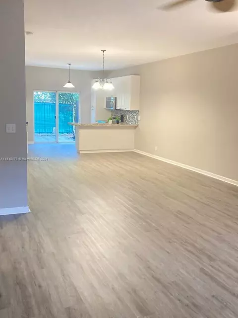 4802 Washington St #5, Hollywood, FL 33021