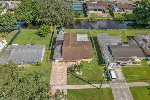 9417 SW 52nd St, Cooper City, FL 33328