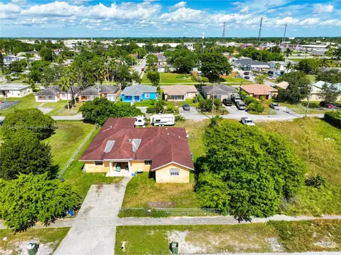 657 SW 7th St, Homestead, FL 33030