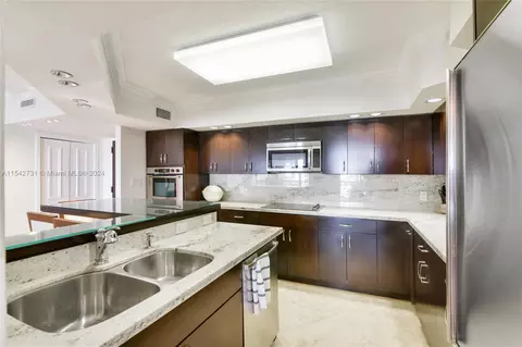 19667 Turnberry Way #12F, Aventura, FL 33180