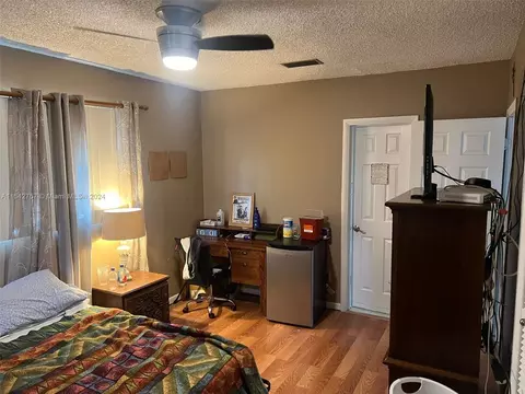 4590 W 8th Ct, Hialeah, FL 33012 photo 12