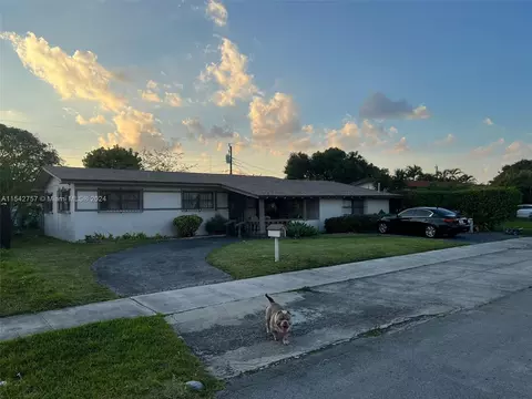 4590 W 8th Ct, Hialeah, FL 33012