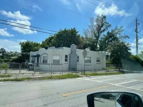932 NW 70th St, Miami, FL 33150