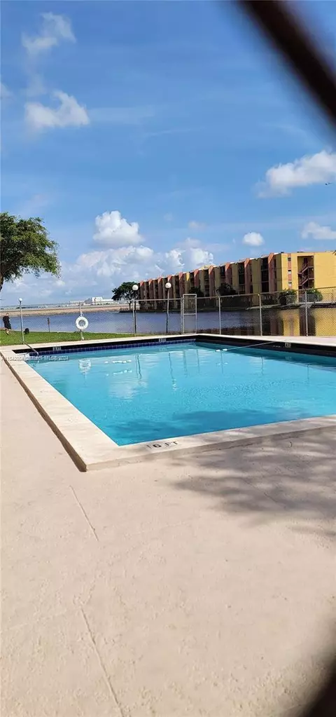 4801 NW 7th St #804-16, Miami, FL 33126