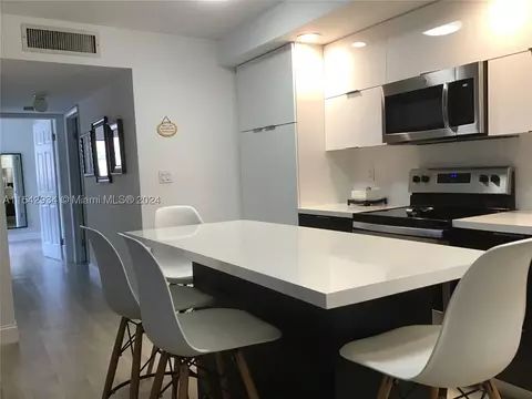 9840 S Belfort Cir #115, Tamarac, FL 33321