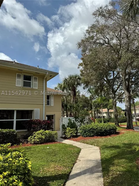 2902 Foxboro Ct #2902, Boynton Beach, FL 33436