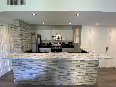 636 NW 114th Ave #102, Sweetwater, FL 33172