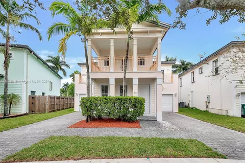 3187 NE 2nd Dr, Homestead, FL 33033
