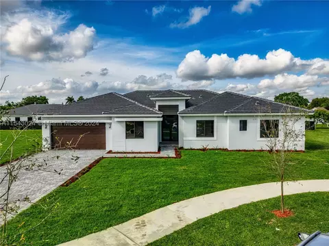 15561 SW 159 Ter, Miami, FL 33187