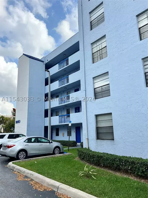 9440 Fontainebleau Blvd #113, Miami, FL 33172