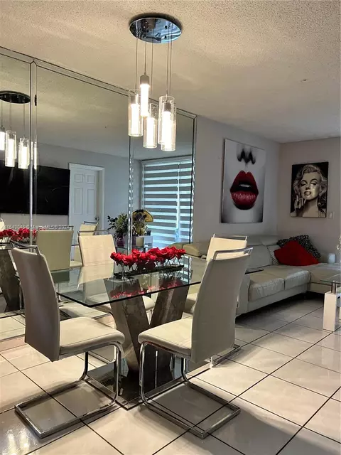 10000 NW 80th Ct #2232, Hialeah Gardens, FL 33016