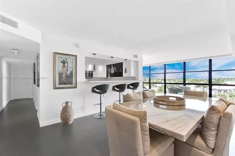1000 Parkview Dr #615, Hallandale Beach, FL 33009