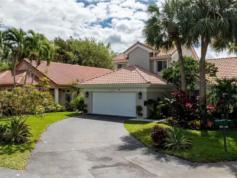 1870 NW 93rd Ter, Plantation, FL 33322