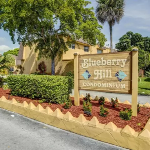 5742 Blueberry Ct #45, Lauderhill, FL 33313
