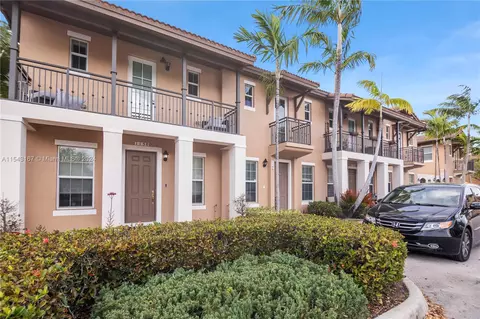 1146 SW 147th Ter, Pembroke Pines, FL 33027