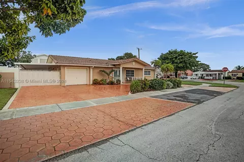7215 W 15th Ave, Hialeah, FL 33014
