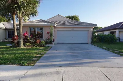 20846 NW 16th St, Pembroke Pines, FL 33029
