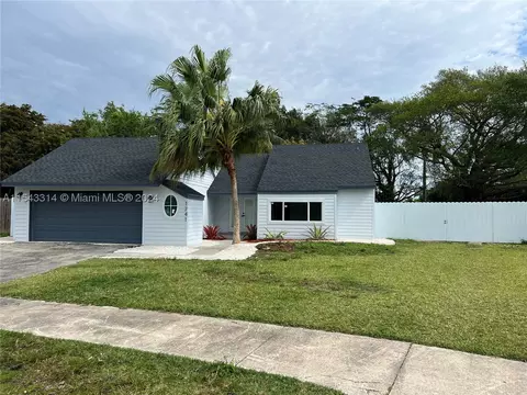 1741 N Goldeneye Ln, Homestead, FL 33035