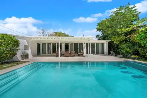 6530 SW 75th Ter, South Miami, FL 33143