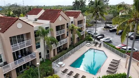 2711 Ocean Club Blvd #307, Hollywood, FL 33019