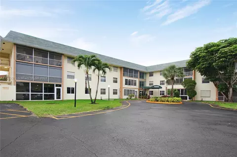 4990 E Sabal Palm Blvd #211, Tamarac, FL 33319