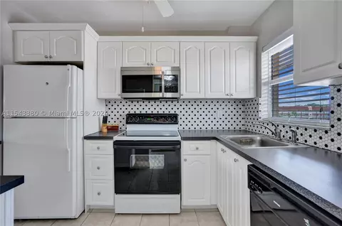 9001 Sunrise Lakes Blvd #303, Sunrise, FL 33322