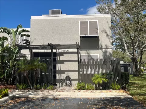 11309 NW 14th Ct, Pembroke Pines, FL 33026