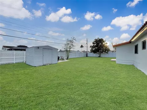 Exterior - 494 W 41st Pl, Hialeah, FL 33012 photo 8 of 10
