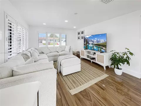 Living - 494 W 41st Pl, Hialeah, FL 33012 photo 4 of 5