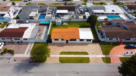 View/Area - 494 W 41st Pl, Hialeah, FL 33012 photo 3 of 5