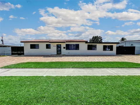 Exterior - 494 W 41st Pl, Hialeah, FL 33012 photo 2 of 10