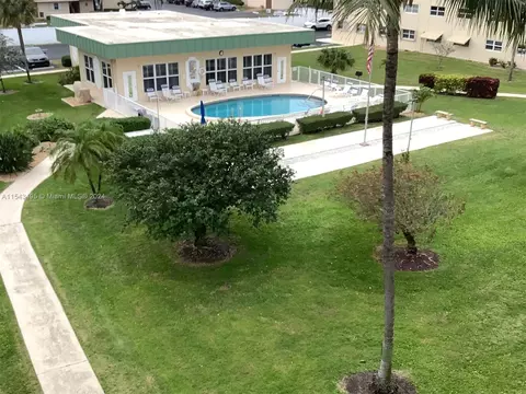 810 SE 7th St #105, Deerfield Beach, FL 33441