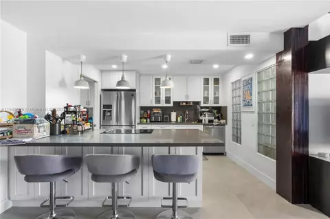 1390 E Golfview Dr #1390, Pembroke Pines, FL 33026