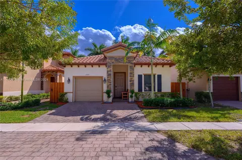 2372 NE 1st St, Homestead, FL 33033