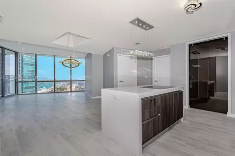 851 NE 1st Ave #4509, Miami, FL 33132