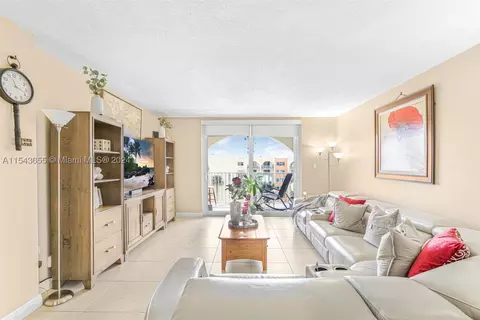 6990 NW 186th St #4-507, Hialeah, FL 33015
