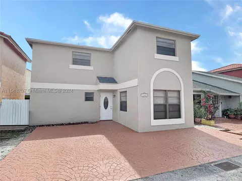 11524 SW 6th St, Sweetwater, FL 33174
