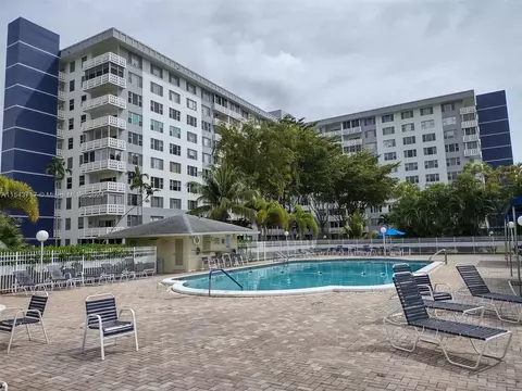 4350 Hillcrest Dr #309, Hollywood, FL 33021